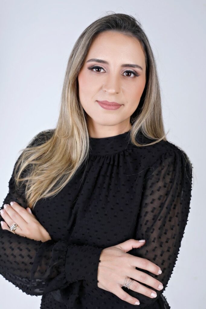 LIVIA MAYER TOTOLA BRITTO