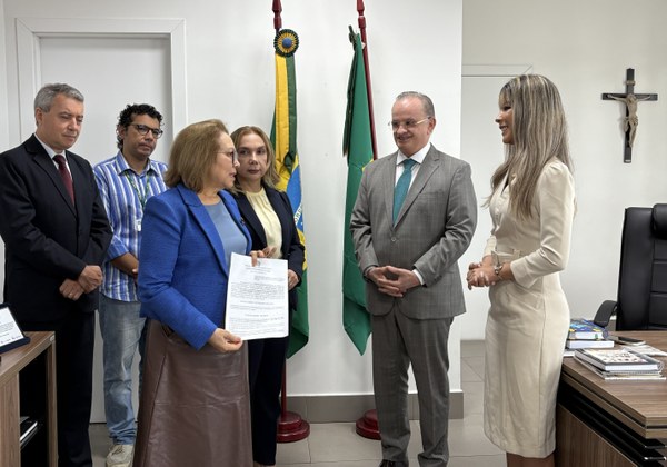 Abradep e TRE-CE firmam ACT
